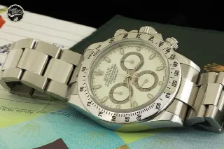 Foto 2 di 3: Rolex Daytona ref. 116520 Quadrante Panna Full Set