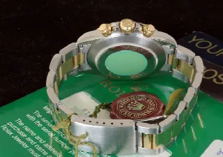 Foto 7 di 9: Rolex Rolex Daytona ref. 16523 ser.L, 200 bezel , 4 lines dial,Full set