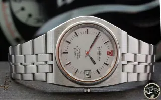 Foto 2 di 10: Omega CONSTELLATION CHRONOMETER D SHAPE ELECTRONIC F300HZ
