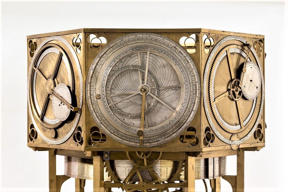 LUSSO, ARTE E TECNOLOGIA DI ALTRI TEMPI 