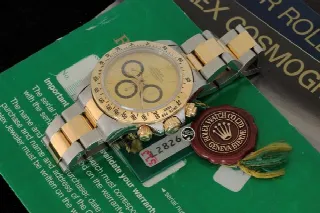 Foto 2 di 9: Rolex Rolex Daytona ref. 16523 ser.L, 200 bezel , 4 lines dial,Full set
