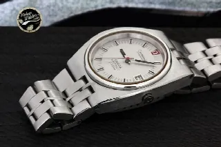 Foto 4 di 10: Omega CONSTELLATION CHRONOMETER D SHAPE ELECTRONIC F300HZ