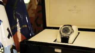 Foto 11 di 11: Patek Philippe Other - Ore del Mondo Platino
