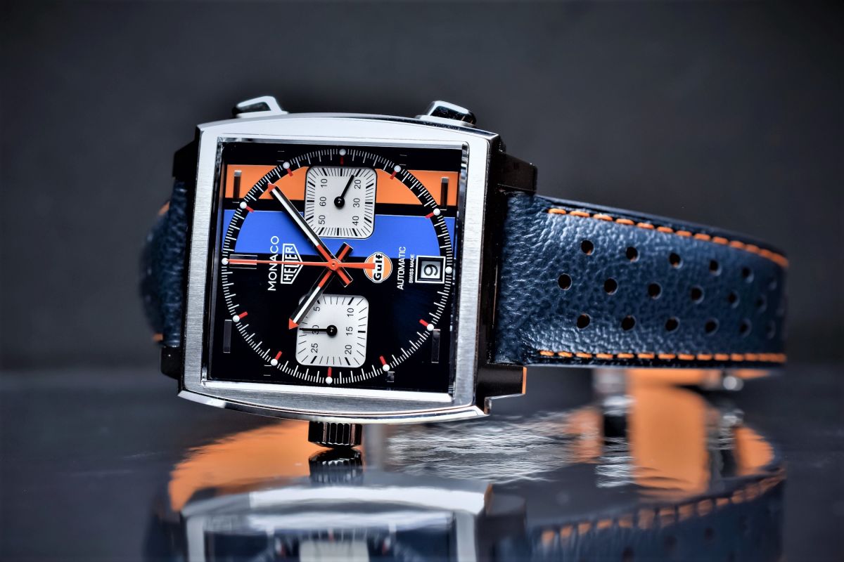 HEUER MONACO: IL NOME, L'IMMAGINE, IL MITO